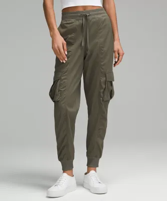 Dance Studio Relaxed-Fit Mid-Rise Cargo Jogger | Women's Pants