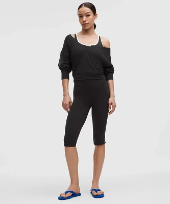 Groove High-Rise Notched-Hem Crop 15" | Women's Capris