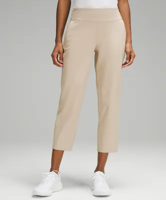 Warpstreme Multi-Pocket Mid-Rise Golf Cropped Pant 24" | Women's Capris