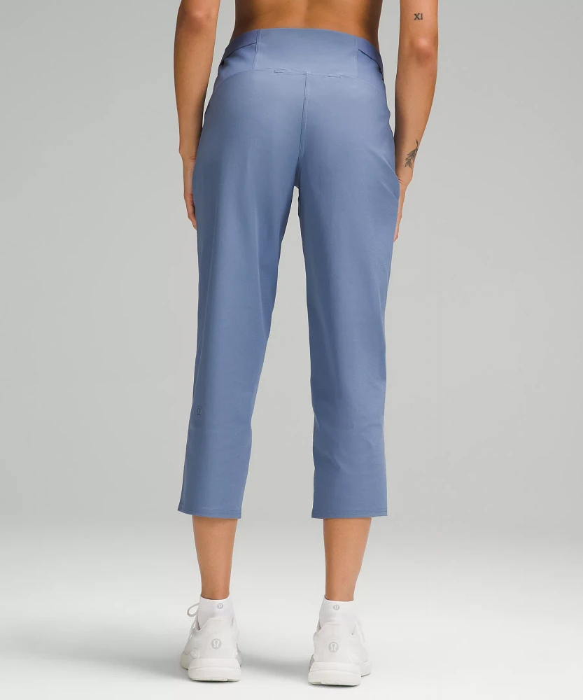 Warpstreme Multi-Pocket Mid-Rise Golf Crop 24" | Women's Capris