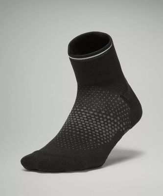 Women's MacroPillow Ankle Running Sock *Medium Cushioning | Socks