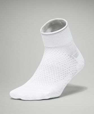 Women's MacroPillow Ankle Running Sock *Medium Cushioning Online Only | Socks
