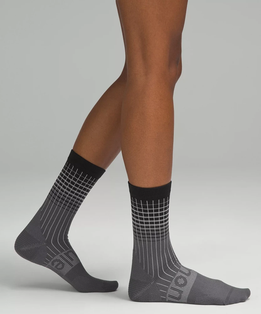 Women's Power Stride Crew Socks *Reflective |