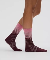 Women's Power Stride Crew Socks *Reflective |