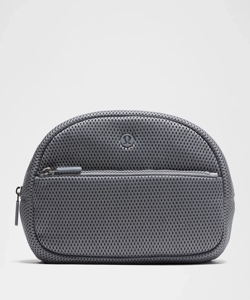 City Essentials Pouch 4L *Knit Mesh | Women's Bags,Purses,Wallets