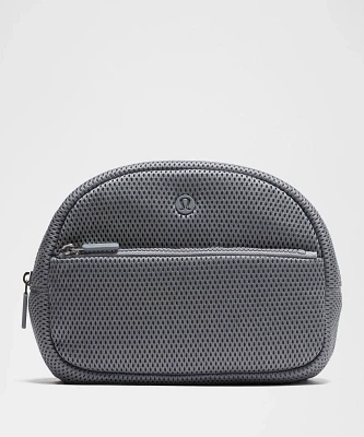 City Essentials Pouch 4L *Knit Mesh | Women's Bags,Purses,Wallets