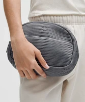 City Essentials Pouch 4L *Knit Mesh | Women's Bags,Purses,Wallets