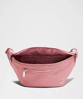 City Essentials Belt Bag 3L | Women's Sweaters