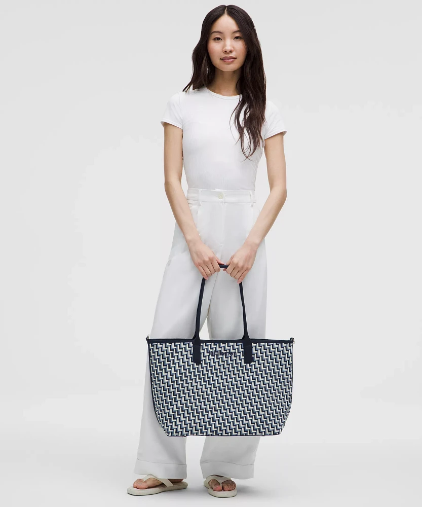 Classic Knit Tote Bag 18L | Women's Bags,Purses,Wallets