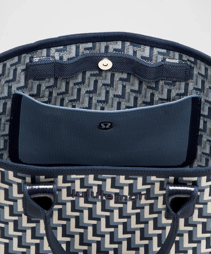 Classic Knit Small Tote Bag 8L | Women's Bags,Purses,Wallets