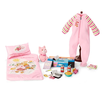 Courtney’s™ Strawberry Shortcake™ Sleepover Bundle (Historical Characters)