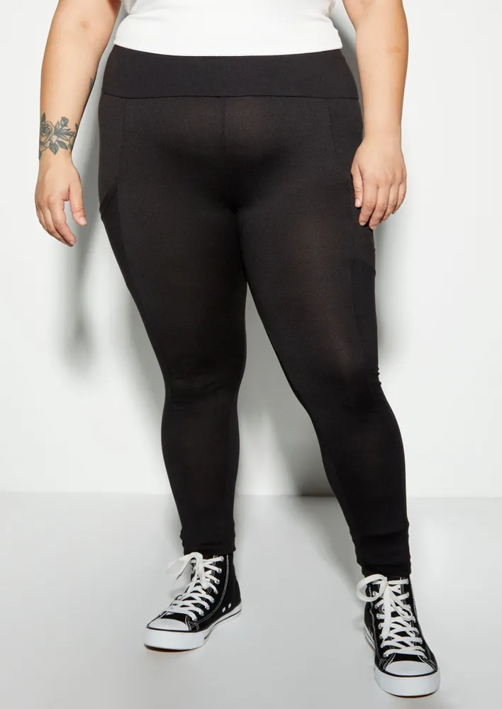 Leggings with cell phone pocket