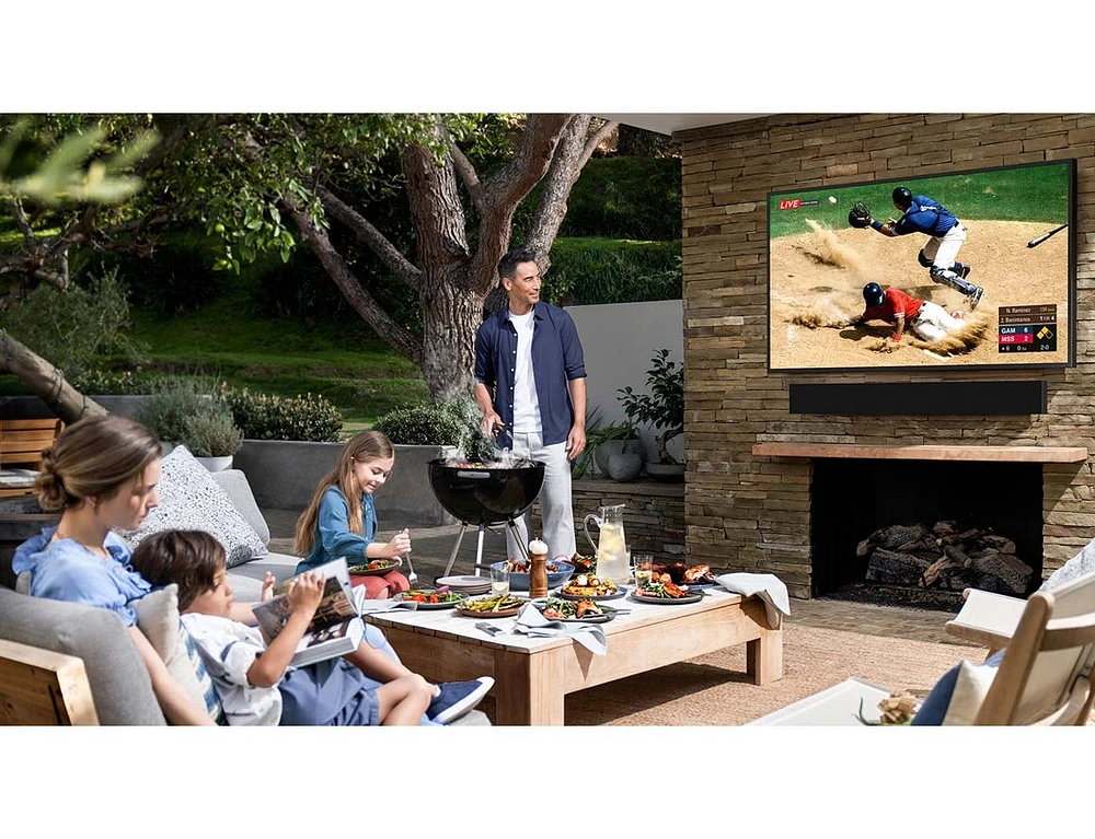 55" The Terrace 4K Outdoor TV LST7T | Samsung Canada