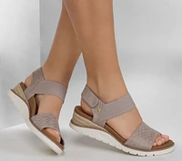 Martha Stewart: BOBS Arch Fit Beach Kiss - Beyond Chic
