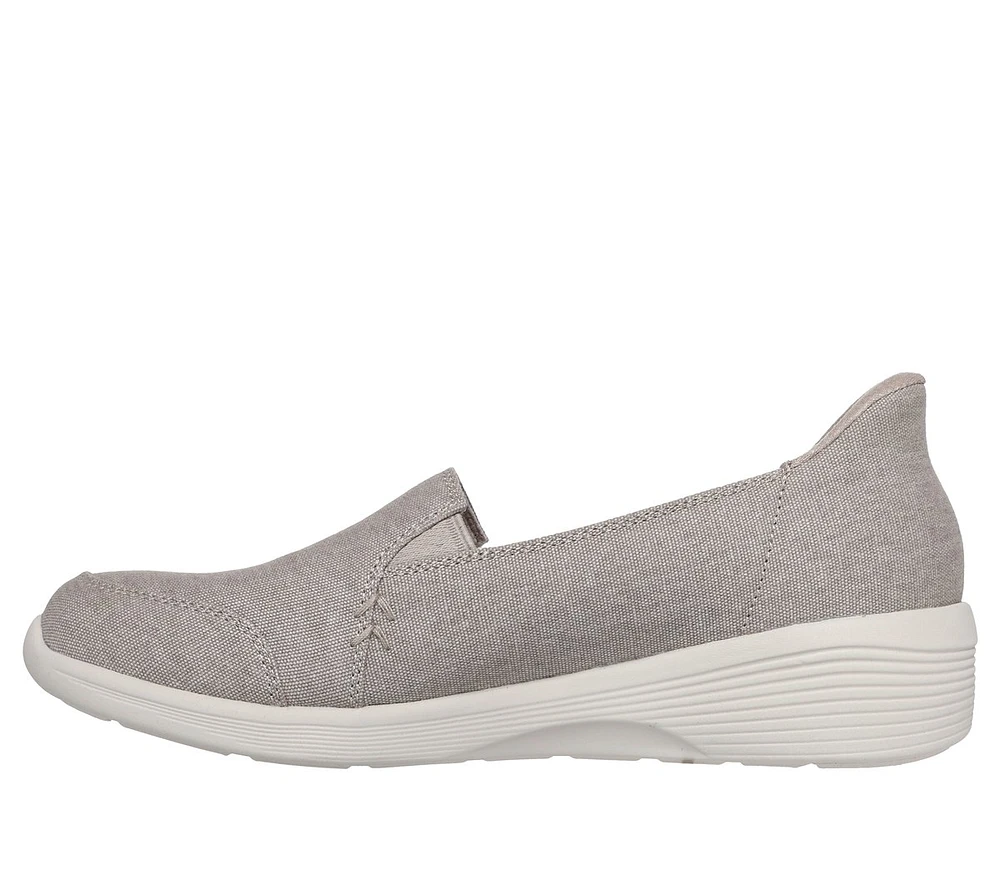 Skechers Slip-ins: Arya -Extraordinary