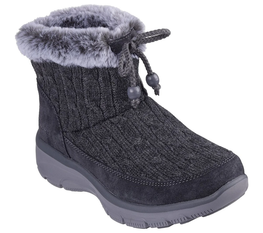 Relaxed Fit: Easy Going - Fall Ice Angel