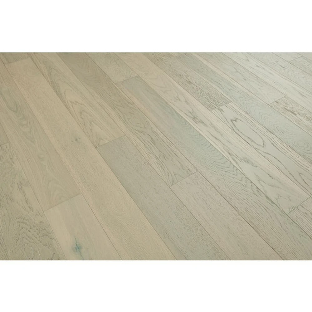 Bruce Time Honored Sunkissed Latte Wh Oak 3/8 in. T x 5 in W T+G Wire Brushed Engineered Hardwood Flooring (26.58 sq. ft/ctn)