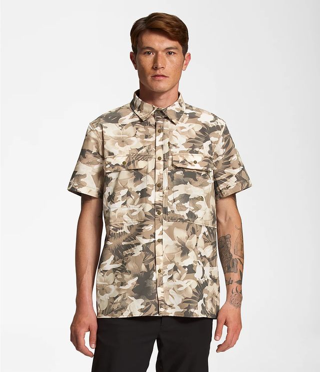 THE NORTH FACE Men's Printed Sniktau S/S Sun Shirt, Military Olive Tropical  Camo Print, Small : : Clothing, Shoes & Accessories