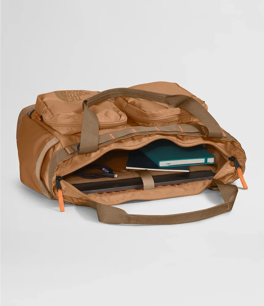 Base Camp Voyager Messenger Bag, The North Face in 2023