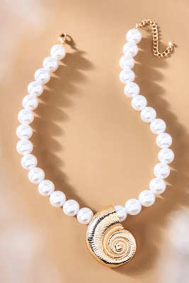 Seashell Pendant Pearl Necklace