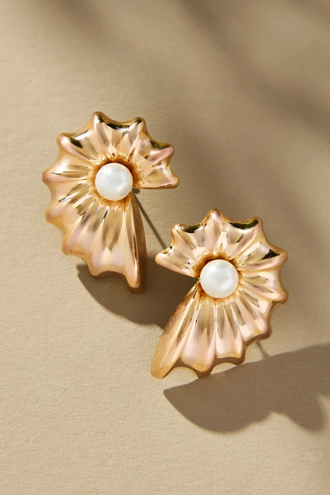 @heynasreen Pearl Shell Post Earrings