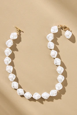 8 Other Reasons Chunky Pearl Necklace