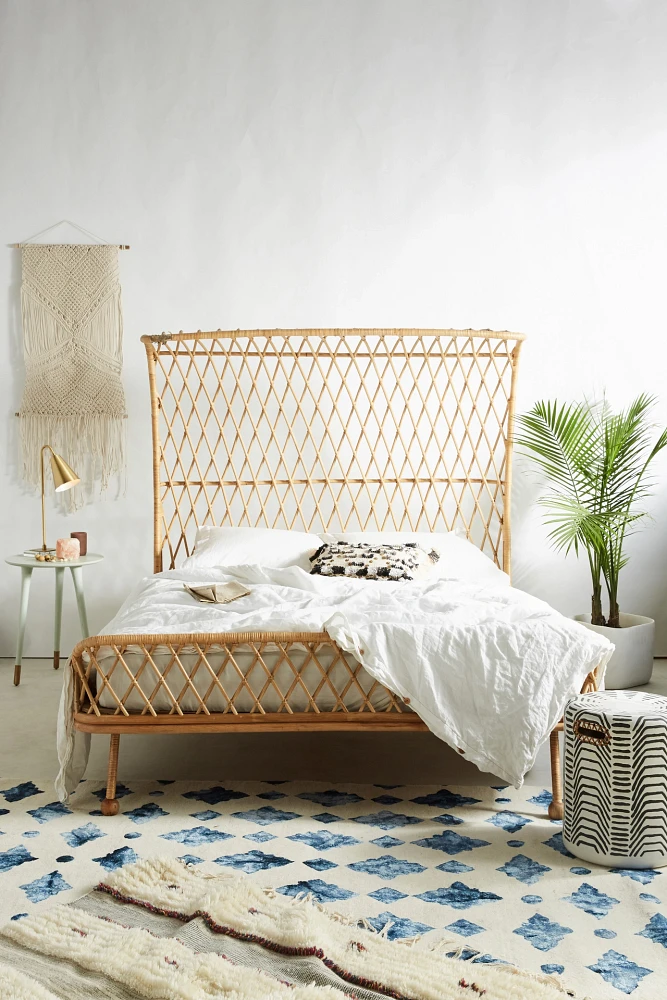 Pari Curved Rattan Bed