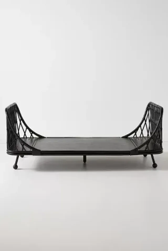 Pari Curved Rattan Bed