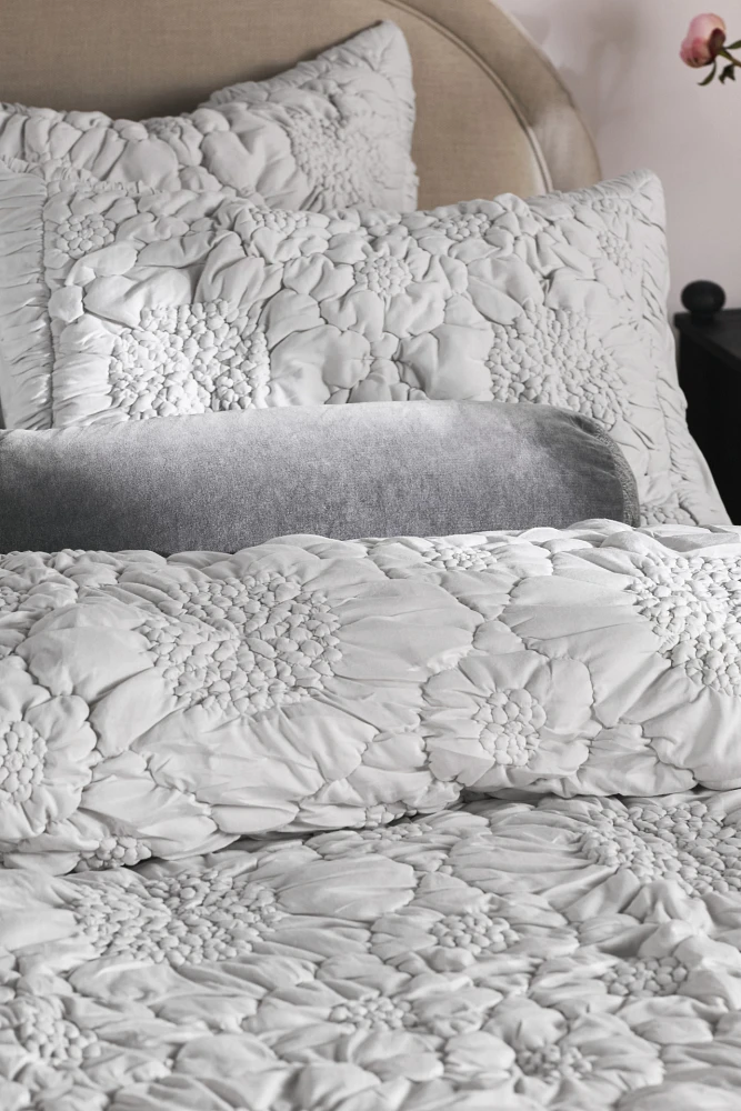 Dahlia Cotton Jersey Floral Quilt