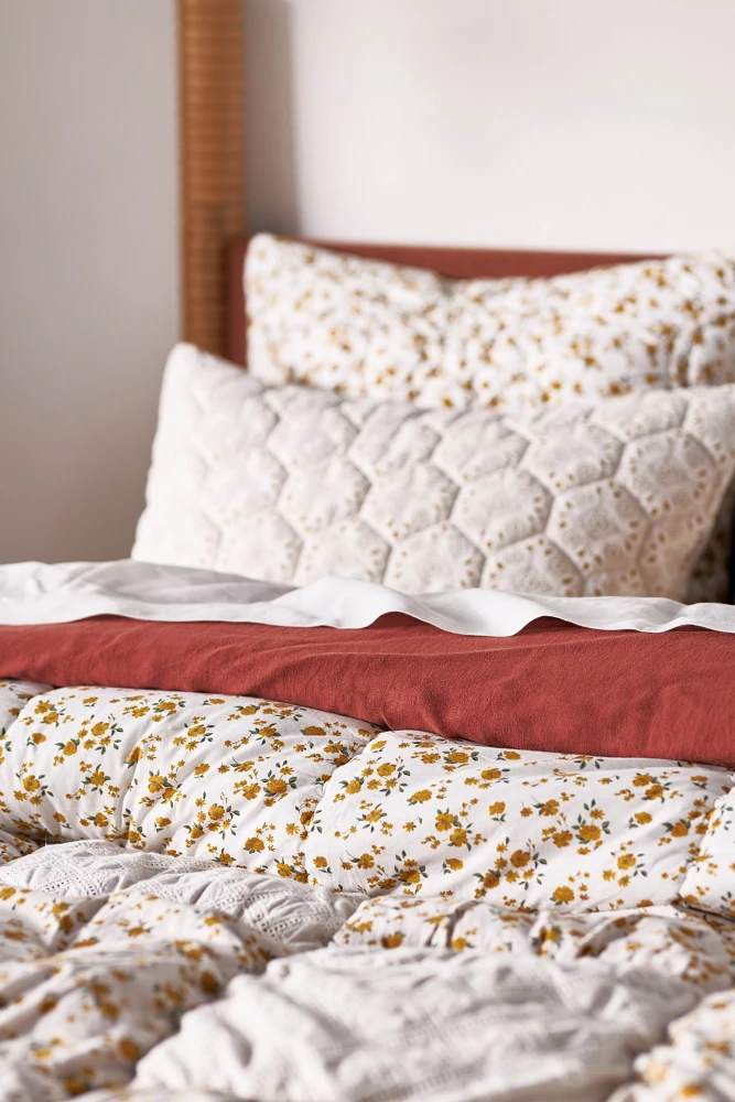 Janie Cotton Eyelet Quilt​