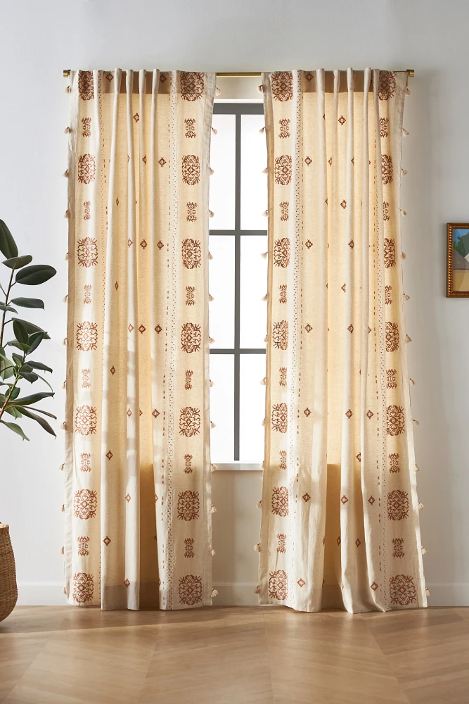 Vlada Curtain