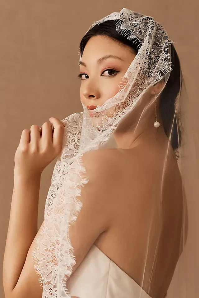 Roesia Pearl Veil