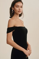 Jenny Yoo Issa Off-The-Shoulder Stretch Velvet Column Gown