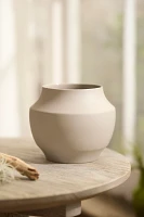 Ceramic Nia Planter, 6"