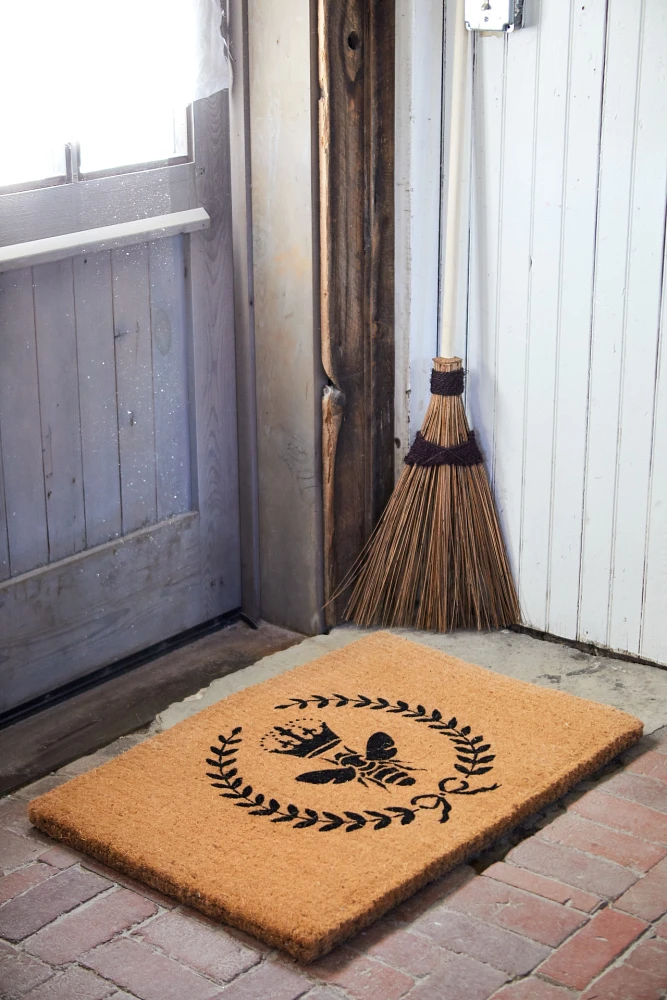 Crowning Bee Coir Doormat