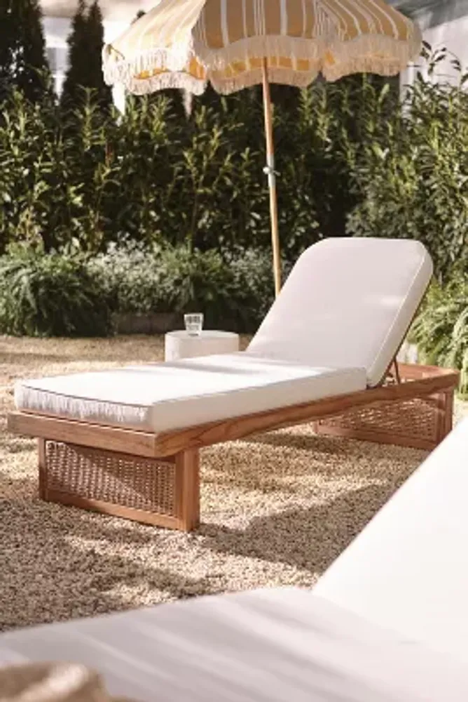 Merit Outdoor Lounge Chair