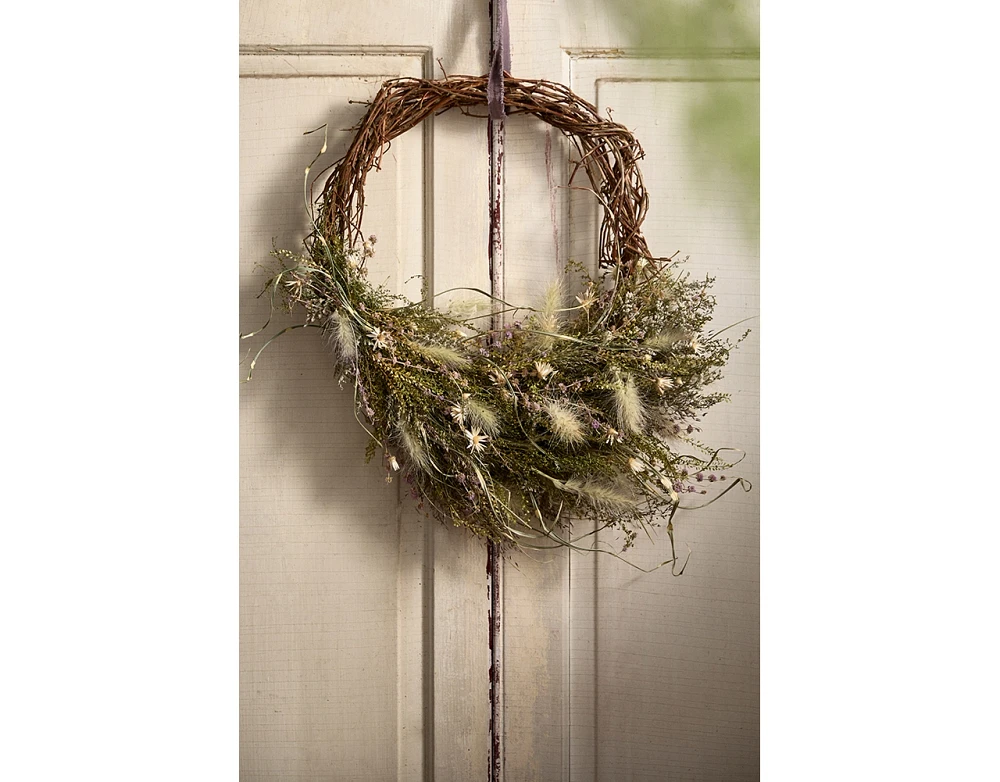 Right Side Hand Wren Wreath