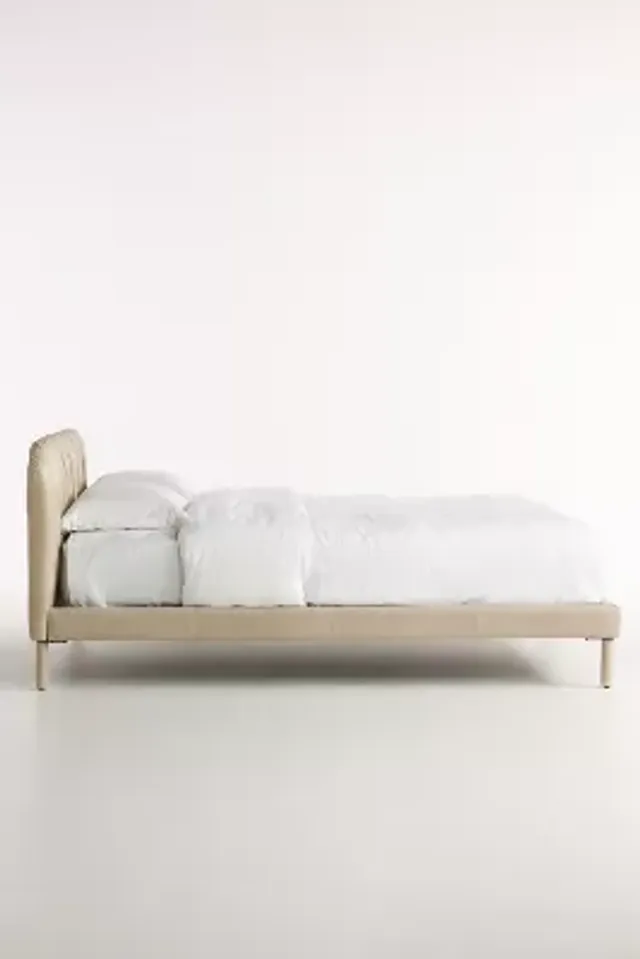 Pari Curved Rattan Bed