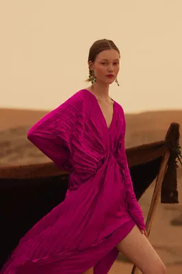 L'IDEE De Luxe Long-Sleeve Deep-V Side-Slit Midi Dress