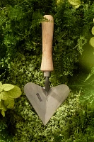 Sneeboer Heart-Shaped Trowel