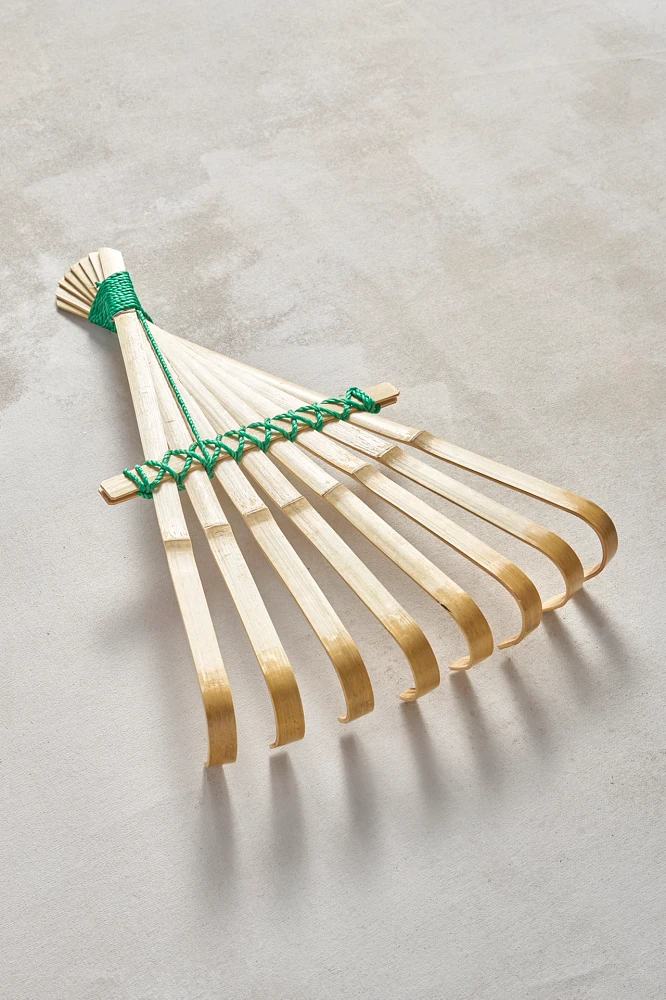 Niwaki Split Bamboo Hand Rake