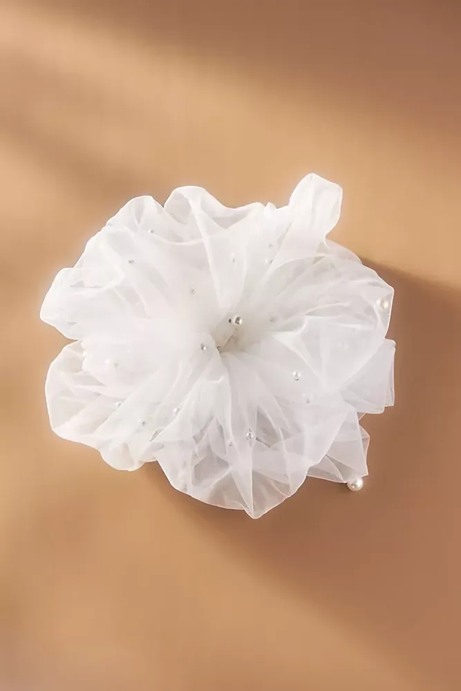 Jade Oi Ivie Veil Pearl Scrunchie