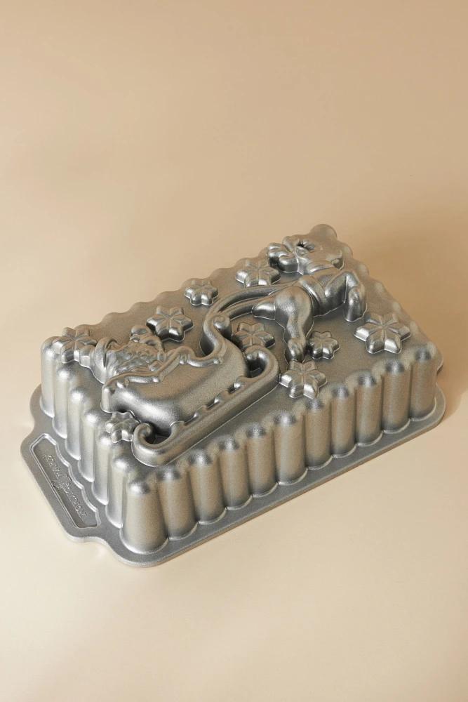 Nordic Ware Santa's Sleigh Loaf Pan