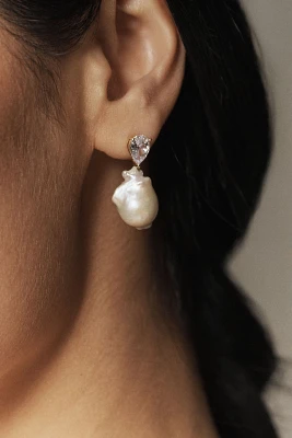 Shashi Cleo Pearl Earrings