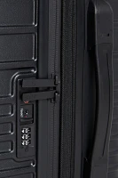BÉIS Carry-On Roller Suitcase