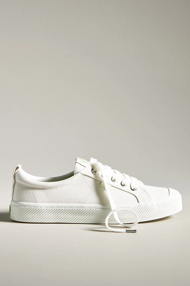 Cariuma OCA Low Canvas Sneakers