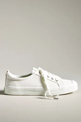 Cariuma OCA Low Canvas Sneakers