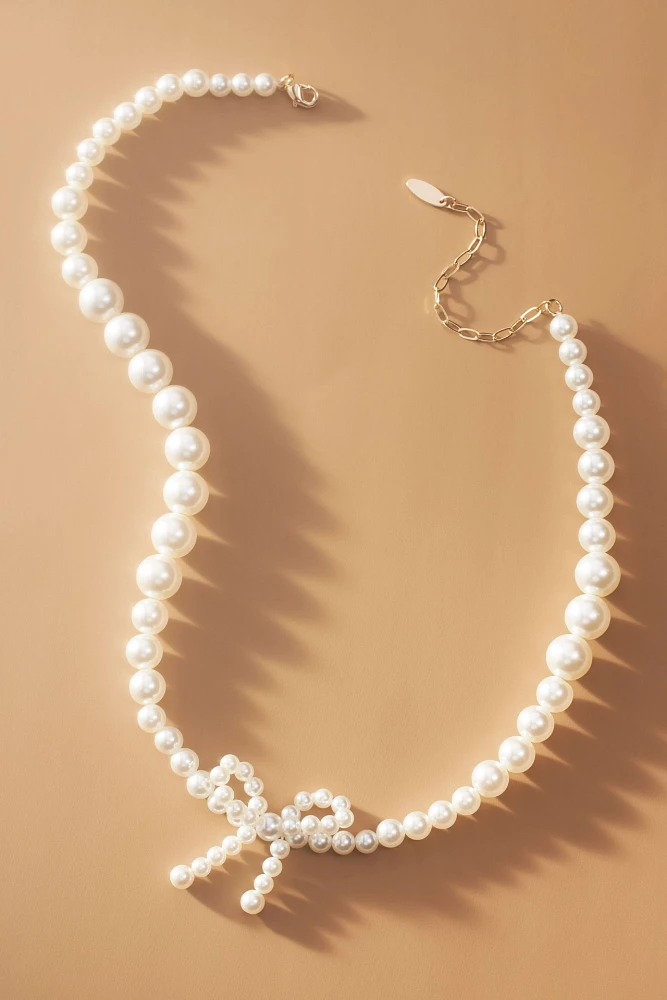 Graduated Pearl Bow Necklace