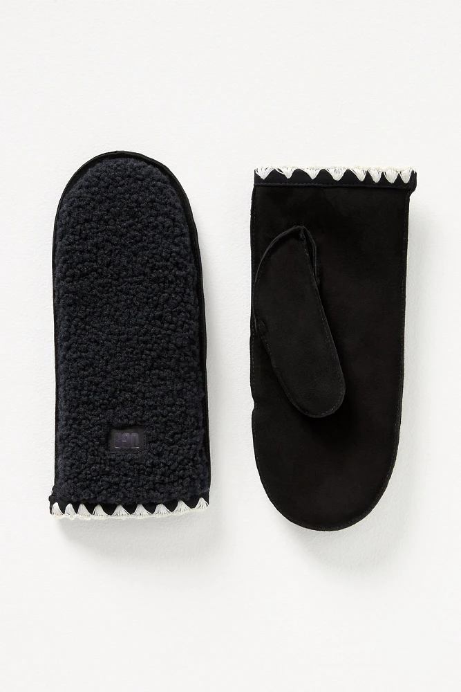 UGG® Sherpa Scallop Mittens