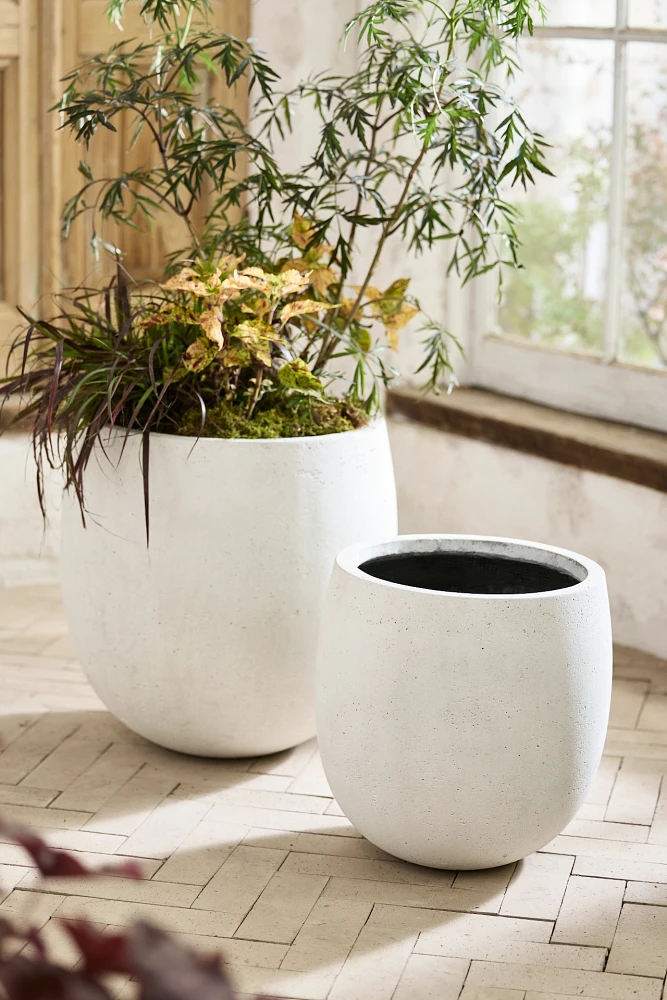 Fiber Rounded Egg Planter